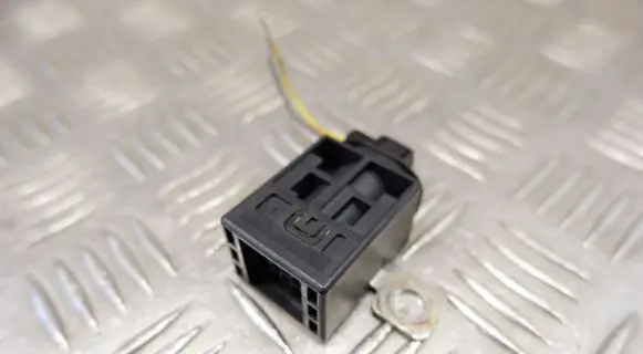 BMW 7 G11 G12 Battery relay fuse 0080P1100017