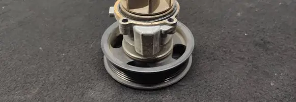 Opel Corsa E Water pump 55588014