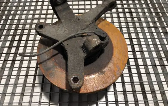 Iveco Daily 3rd gen Front wheel hub spindle knuckle