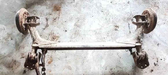 Volkswagen PASSAT B4 Rear axle beam 
