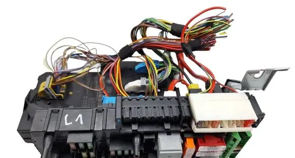 Mercedes-Benz E W212 Fuse box set 2129009722 2129020008 2129015305