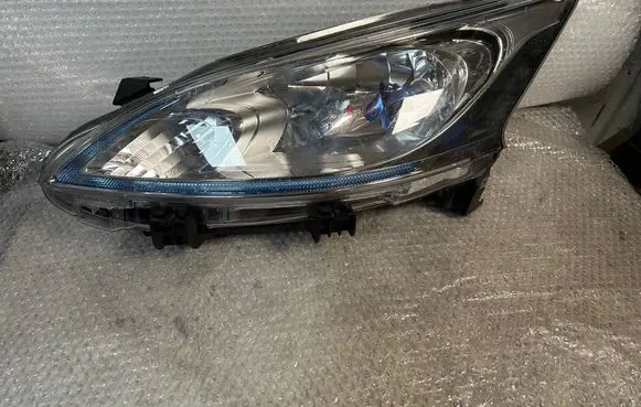 Nissan NV200 Headlight/headlamp 260604FAQA