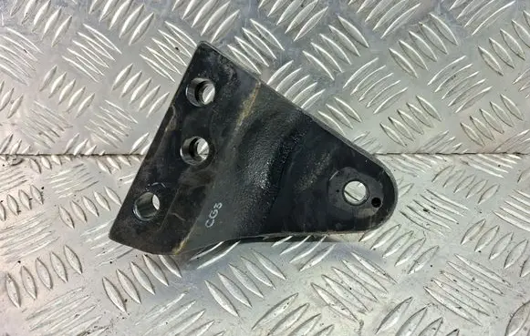 KIA Sorento Engine mounting bracket