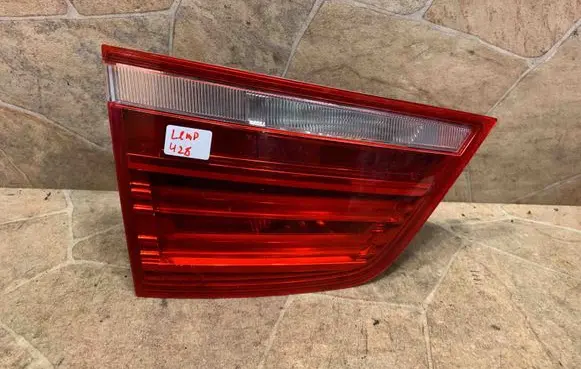 Tailgate rear/tail lights