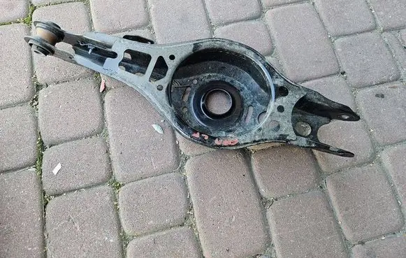 Toyota Camry VIII XV70 Rear suspension control arm OPELCZESCI.com-D47