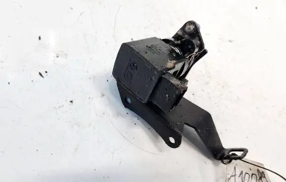 Accelerator throttle pedal
