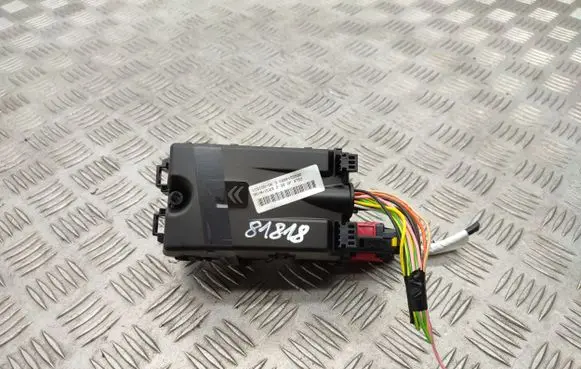 Fiat Doblo III Fuse module 9812661980