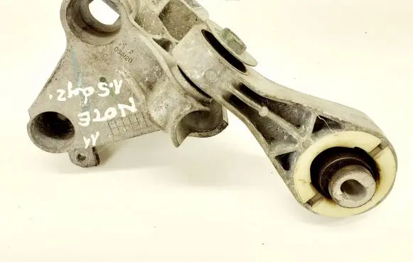Nissan Note (E11) Engine mount bracket 038120
