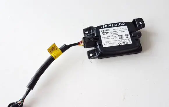 Hyundai i30 Blind spot module 95811G4200 D10000407 AB301A3301