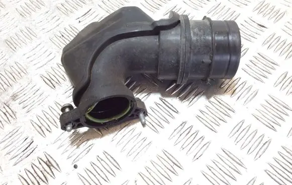Audi A3 S3 8V Turbo air intake inlet pipe/hose 04E129656
