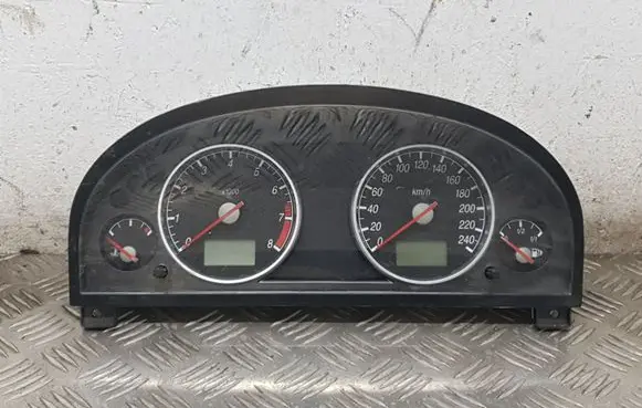 Ford Mondeo Mk III Speedometer (instrument cluster) 1S7F10849