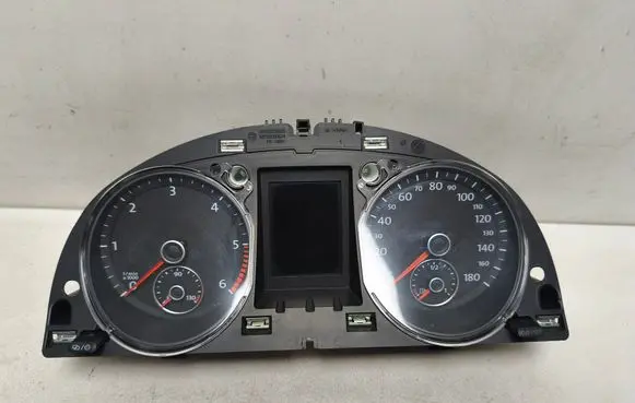 Volkswagen PASSAT CC Speedometer (instrument cluster) 3C8920981D