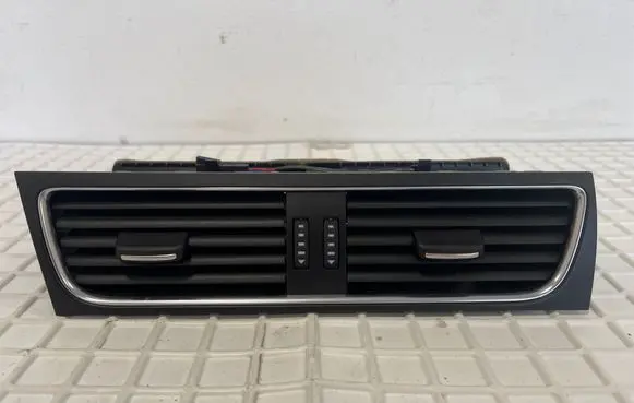 Audi A4 S4 B8 8K Dash center air vent grill 8T1820951C