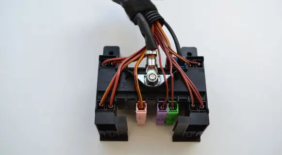 Mercedes-Benz CLS C219 Fuse box set 2115450301