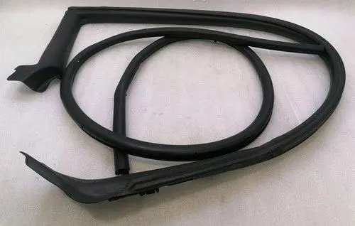 Lexus LX IV J300 Rubber seal front coupe door window 6786124060