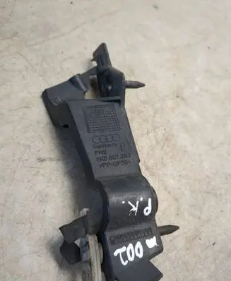Hyundai i40 Front bumper mounting bracket 8K0807283