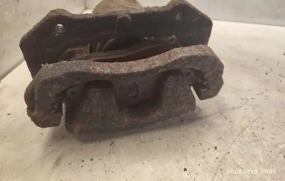 Suzuki Grand Vitara II Front brake caliper
