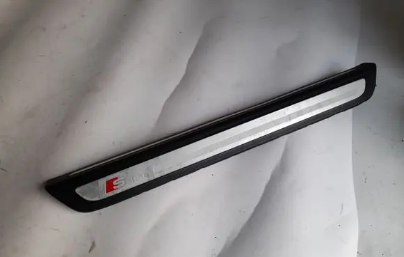 Audi Q5 SQ5 Front sill trim cover 8R0853374F
