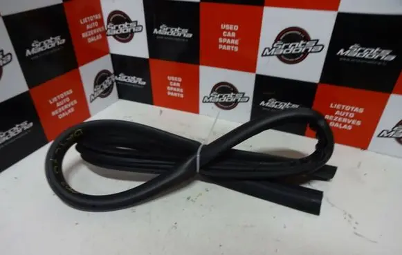 Volvo C70 Front door rubber seal 30787412