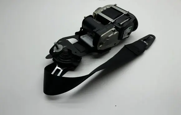 Mercedes-Benz GLC X253 C253 Front seatbelt 630146400 631024200A