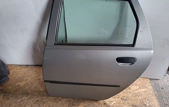 Fiat Punto (188) Rear door 