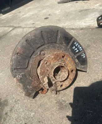 Skoda Octavia Mk2 (1Z) Front wheel hub