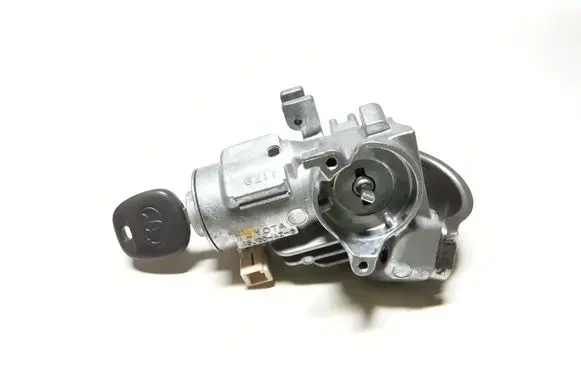 Toyota RAV 4 (XA30) Ignition lock 45020426 1179