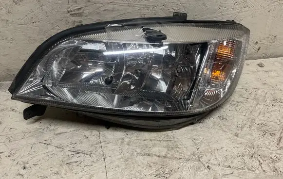 Opel Zafira A Headlight/headlamp 89100054