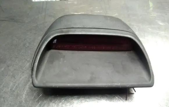 Subaru Legacy Third/center stoplight TEM24035