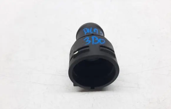 Volkswagen Multivan T5 Engine coolant pipe/hose 3B0122291C