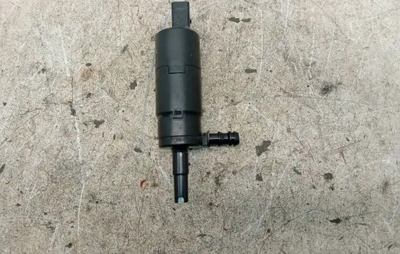 Porsche Cayenne (9PA) Headlight washer pump 3B0955681 00100512V