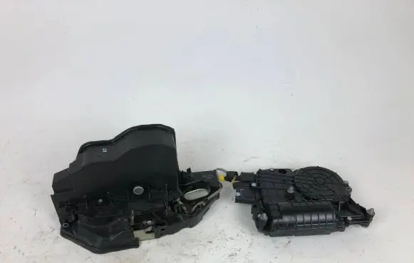 BMW X6 E71 Rear door soft close latching motor 7167582 A053702