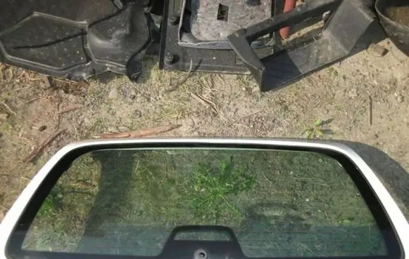 Mercedes-Benz E W210 Rear windscreen/windshield window MCD4394
