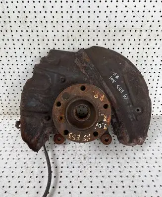BMW X5 E53 Front wheel hub spindle knuckle 6761575C