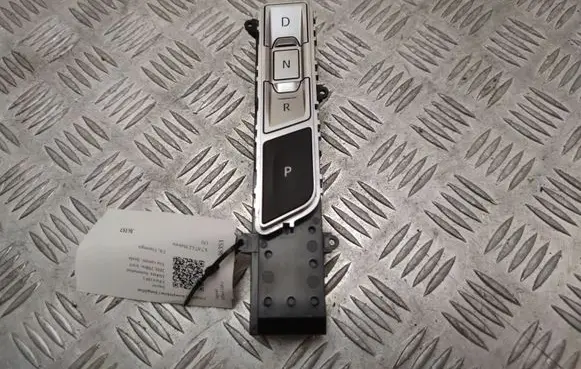 Jaguar I-Pace A set of switches J9D37E453DB
