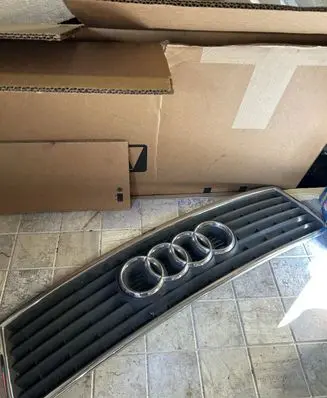 Audi A6 S6 C4 4A Front grill 4B0853651