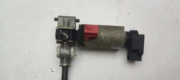 Chrysler Pacifica Seat adjustment motor 5809090