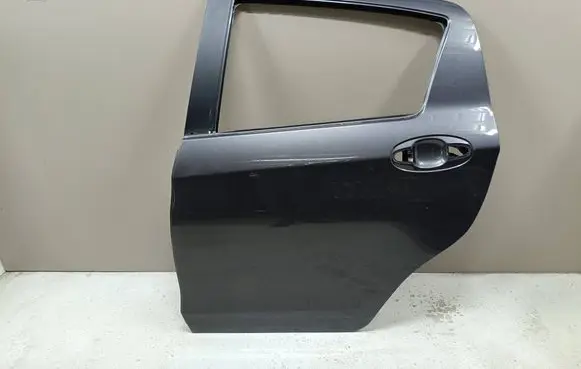 Toyota Yaris Rear door 
