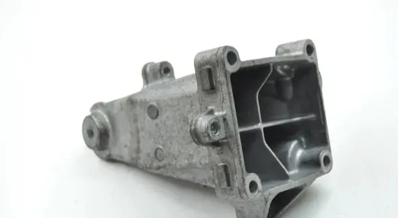Mercedes-Benz C W204 Engine mounting bracket A2712232704
