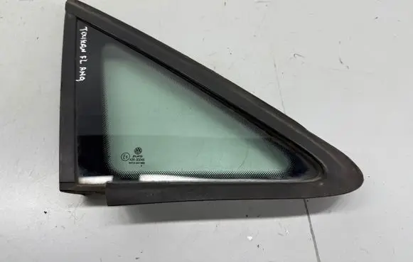 Volkswagen Touran I Front triangle window/glass 43R00048