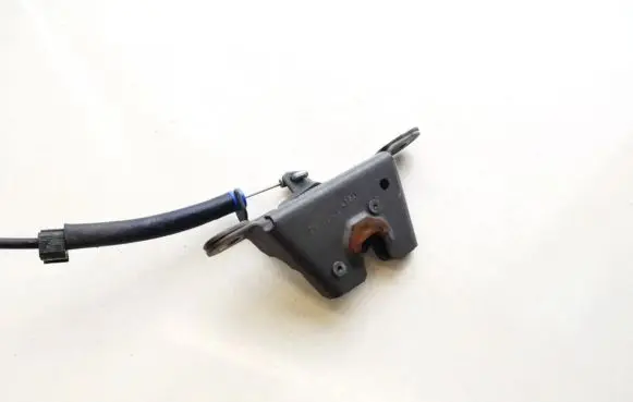 Volkswagen Jetta VI Seat back rest lock catch 5c6885681