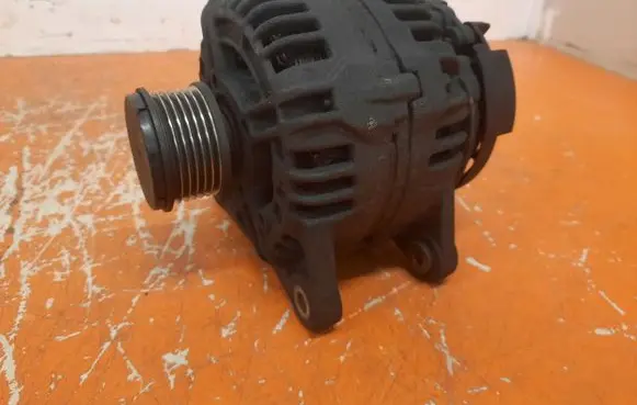 Renault Clio III Generator/alternator 8200390675