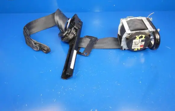 Jaguar XJ X351 Front seatbelt