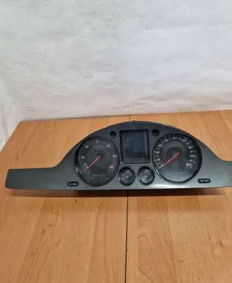 Volkswagen PASSAT B6 Speedometer (instrument cluster) 3145550