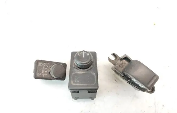 Nissan Almera Tino Wing mirror switch