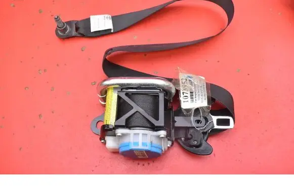 Toyota Yaris Front seatbelt 732200D310