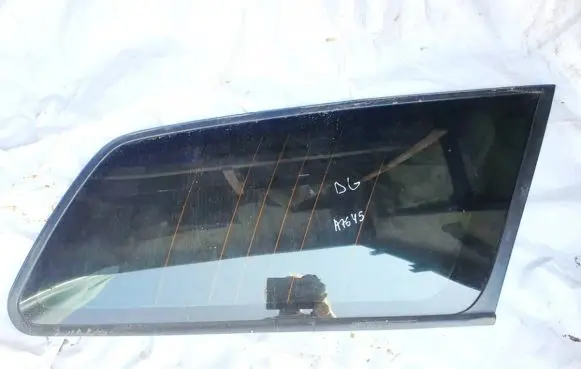 Volvo V50 Rear side window