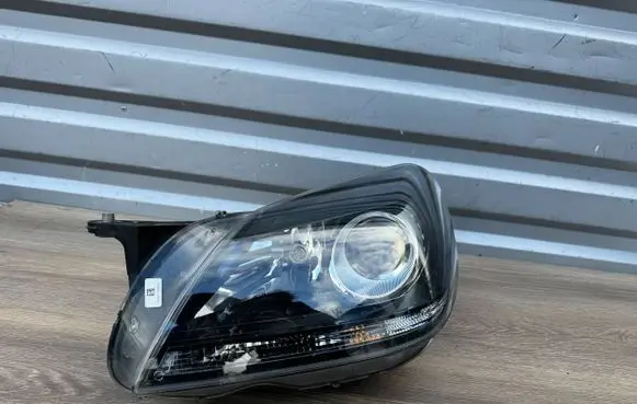 Mercedes-Benz SLK R172 Headlight/headlamp A1728204361