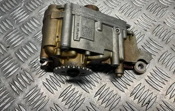 BMW 6 F12 F13 Oil pump 7613549 6910576