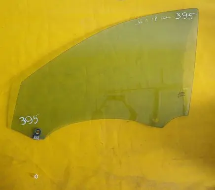 Renault Laguna II Front door window glass four-door